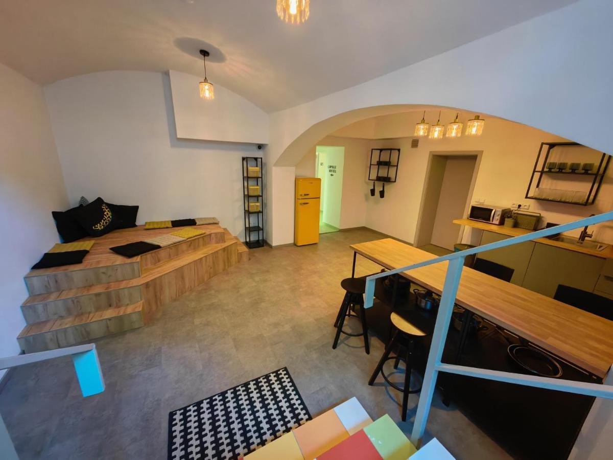 Capsule Hostel Erbenova Prag Dış mekan fotoğraf