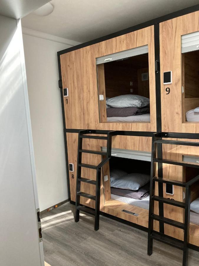 Capsule Hostel Erbenova Prag Dış mekan fotoğraf