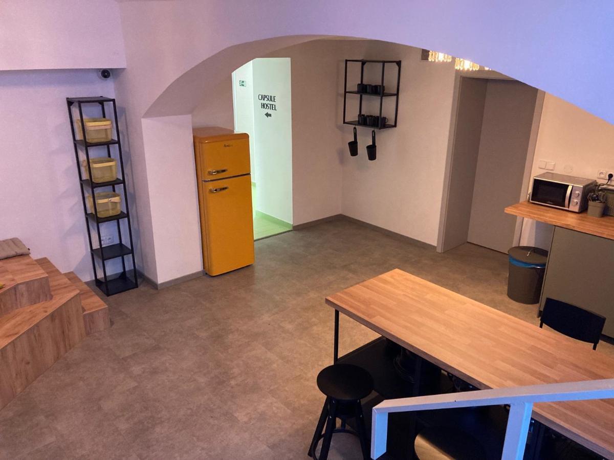 Capsule Hostel Erbenova Prag Dış mekan fotoğraf